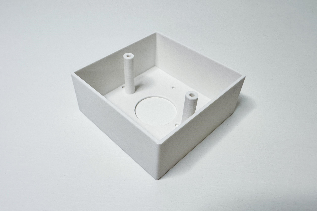 TP-Link D-EAPWALL2-C, držák box pro upevnění na zeď EAP115-Wall, EAP230-Wall, EAP650-Wall, Tapo S210, Tapo S220, bílý